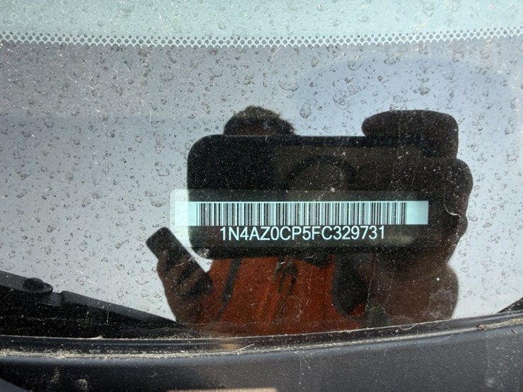 2015-nissan-leaf-electric-sedan-image-23
