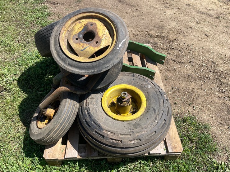 #4695-•-assortment-of-tires-image-3