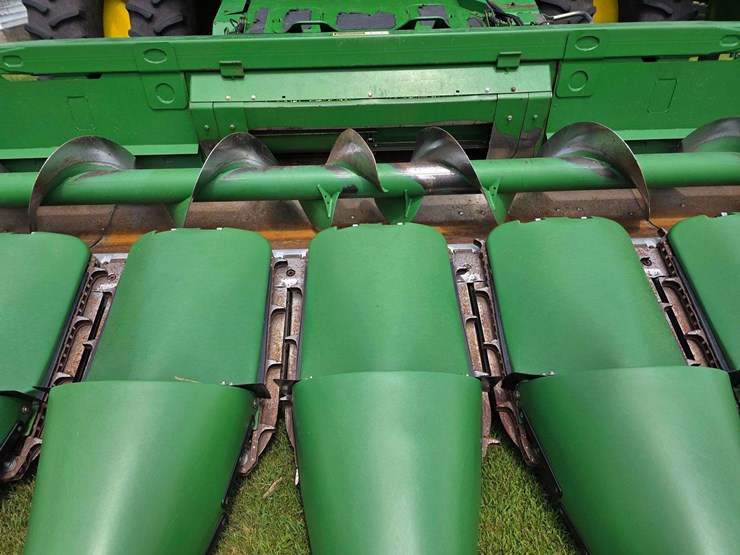 2013-john-deere-608c-image-17