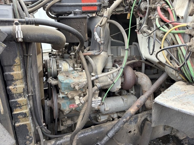 1990-ford-l8000-image-12