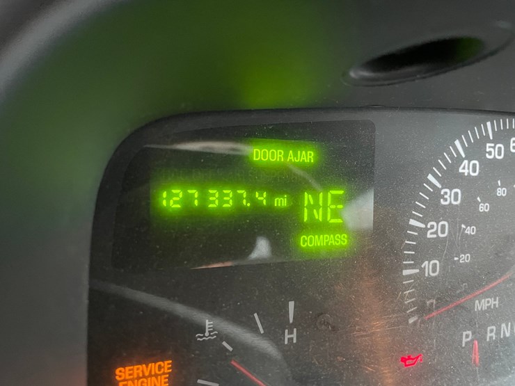 #2955-•-2001-lincoln-town-car-signature-collection-sedan-(has-wi-title)-image-28