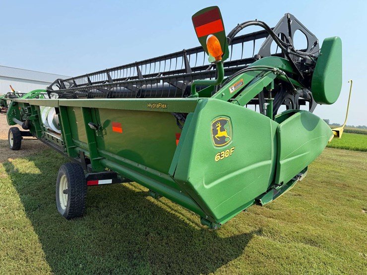 john-deere-630f-image-9