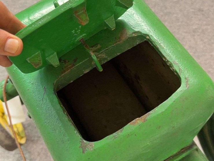john-deere-3-horse-hit-and-miss-engine-with-cart-image-31