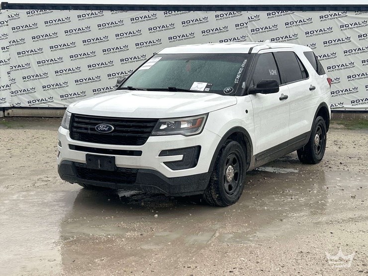 2016-ford-explorer-image-1