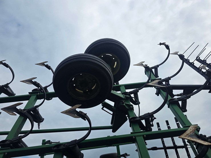 john-deere-2210-image-42