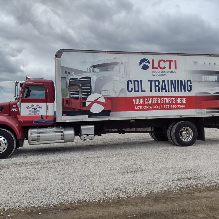 2006 PETERBILT 335