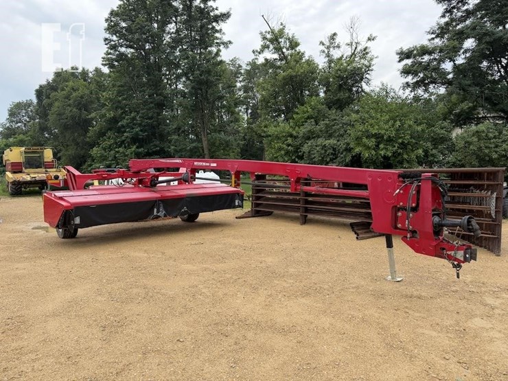 massey-ferguson-1375-image-1