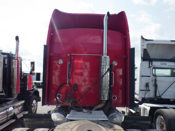 2015-kenworth-t660-image-11