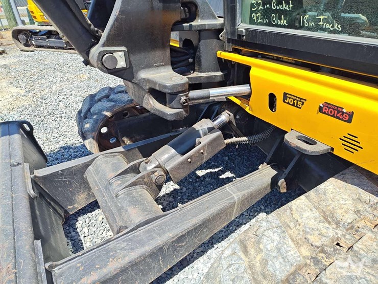 2023-jcb-90z-2-t4-midi-excavator-image-16