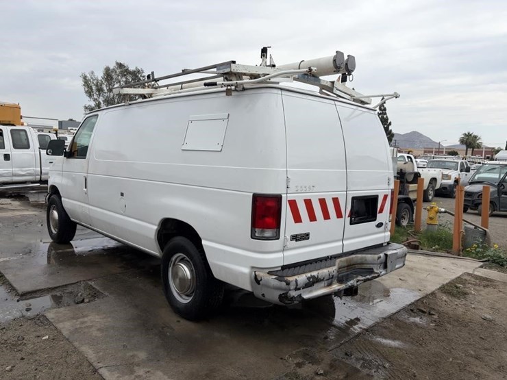 2001-ford-e350-image-4