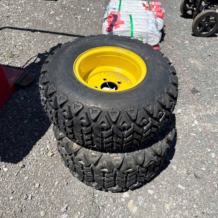 JOHN DEERE GATOR