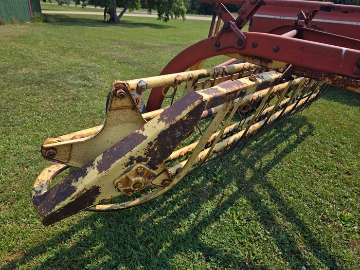 new-holland-256-image-15