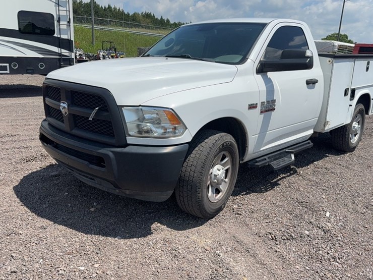 2018-dodge-2500-image-1