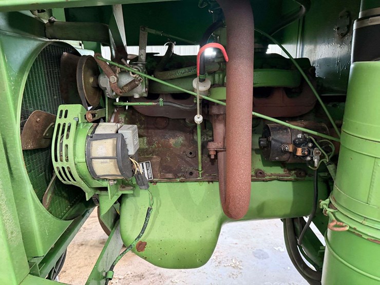 john-deere-2320-image-14