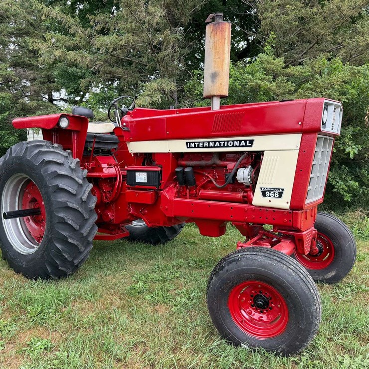 INTERNATIONAL 966