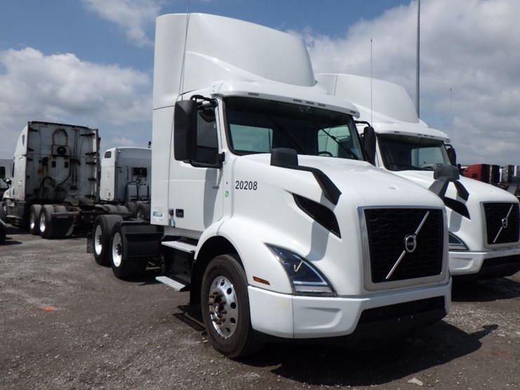 2020-volvo-vnr300-image-3