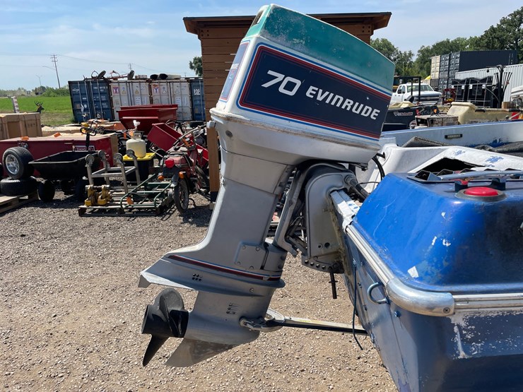 #2398-•-1998-crestliner-boat-with-trailer-(title-in-delay)-image-12