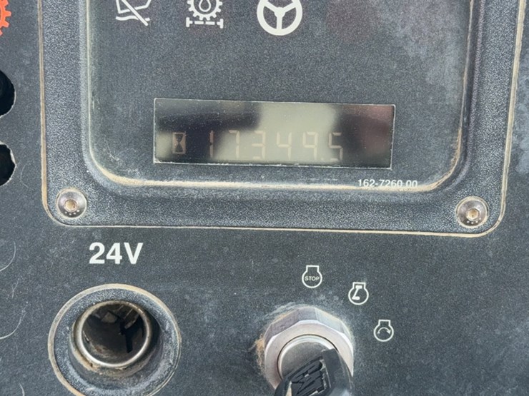 caterpillar-730-image-17