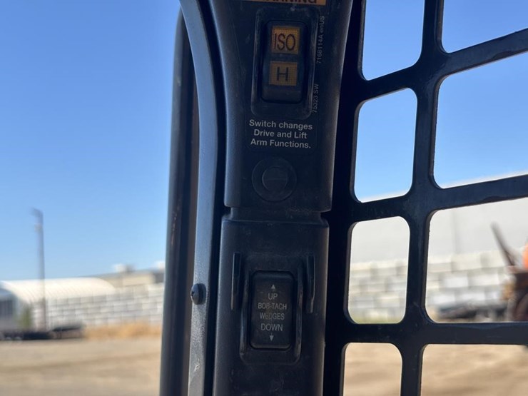 2019-bobcat-t595-image-29