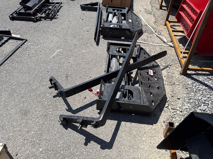 #6058-•-60"-skid-steer-hyd-sliding-pallet-forks-image-2