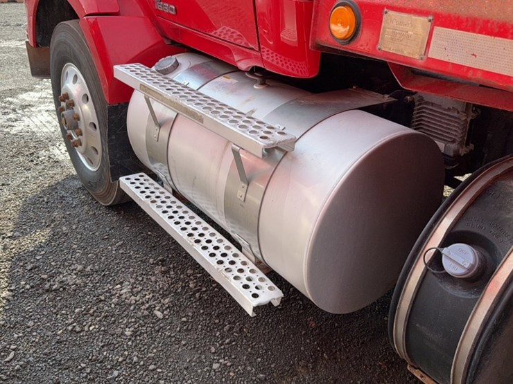 2016-kenworth-t880-image-13