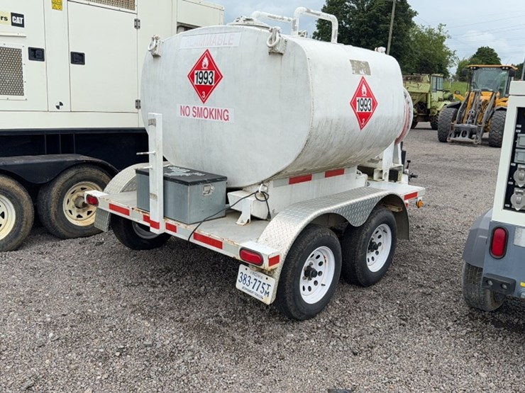 #2098-•-2007-tandem-axle-fuel-trailer-image-5