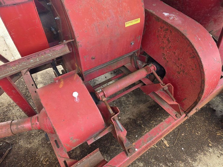 new-holland-352-image-11
