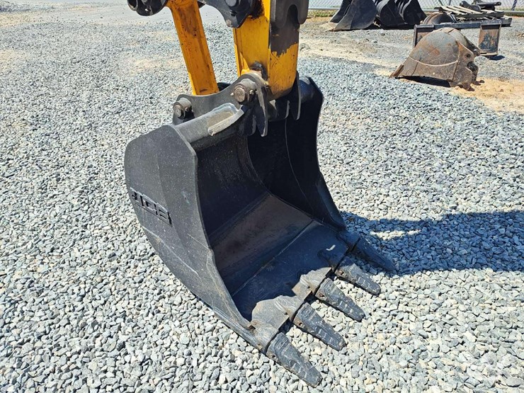 2023-jcb-90z-2-t4-midi-excavator-image-13