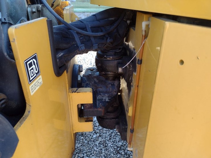 caterpillar-cb34xw-image-14