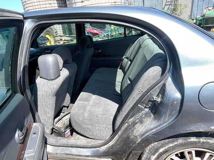 #4682-•-2005-buick-lesabre-(no-title,-for-parts)-image-31