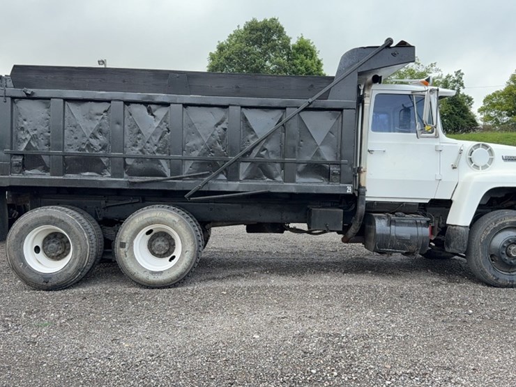 1989-ford-l8000-image-4