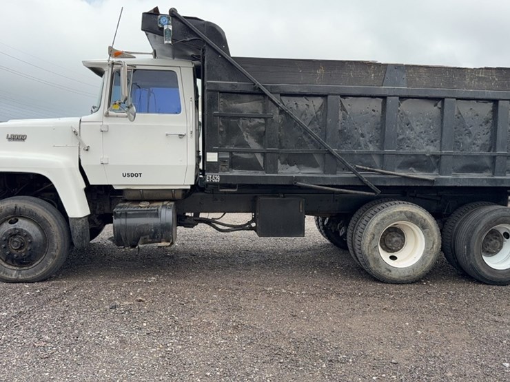 1989-ford-l8000-image-11