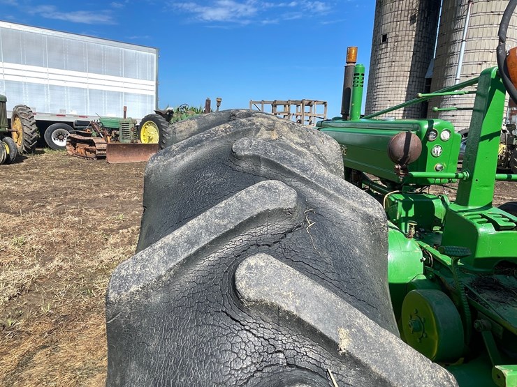 john-deere-b-image-12