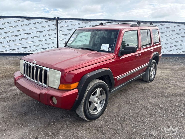 2010-jeep-commander-image-1