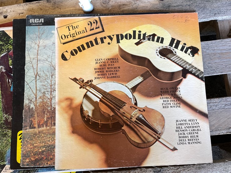 #4723-•-assortment-of-records-image-3