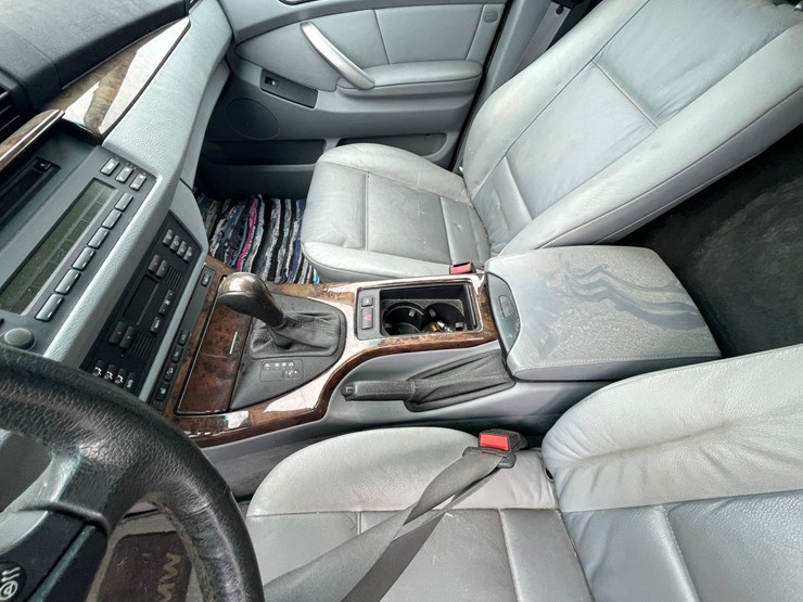 2002-bmw-x5-image-14