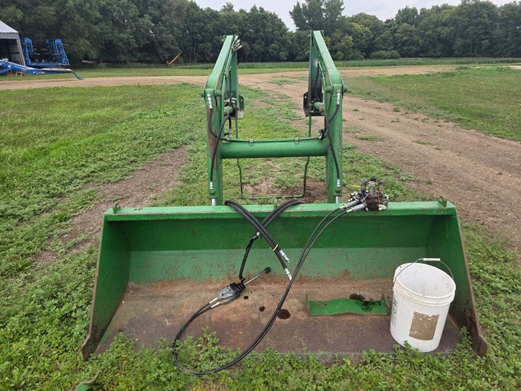 john-deere-148-image-5