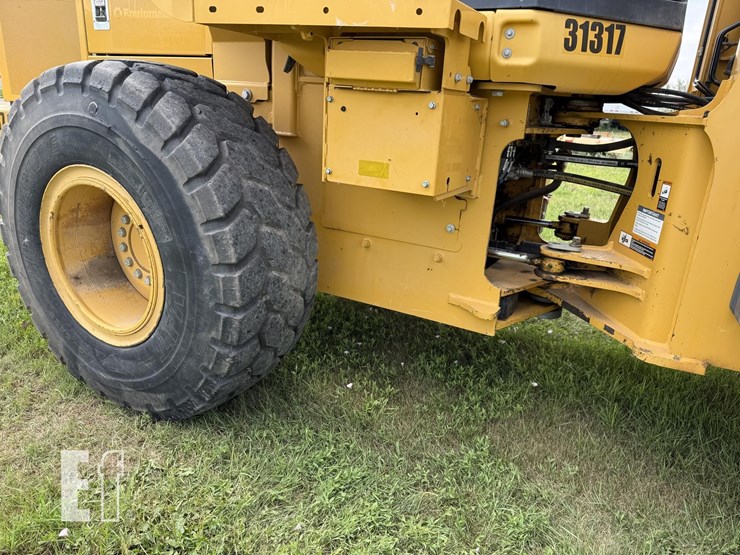 2019-deere-524l-image-37