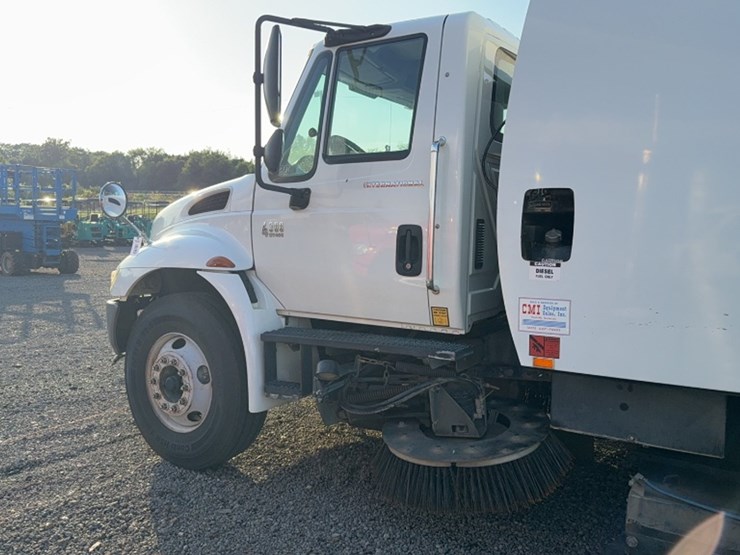 2007-international-durastar-4300-image-11
