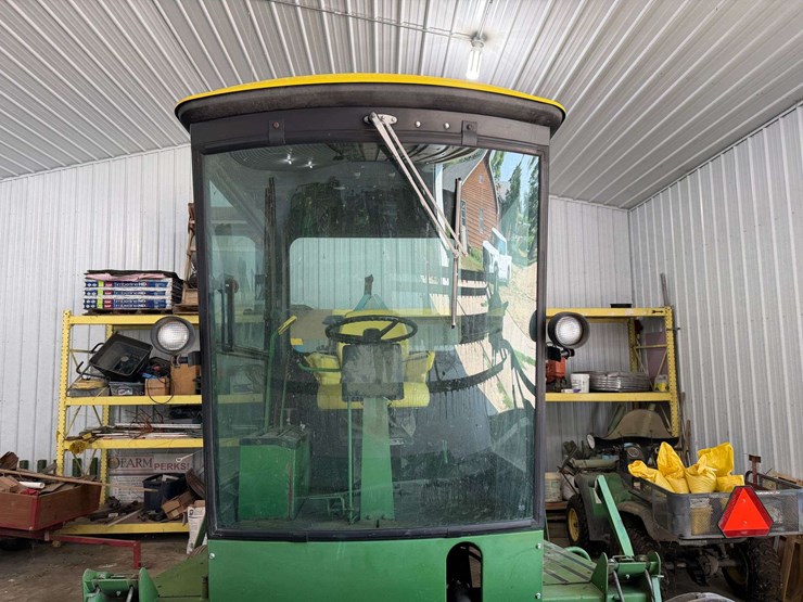 john-deere-2320-image-46