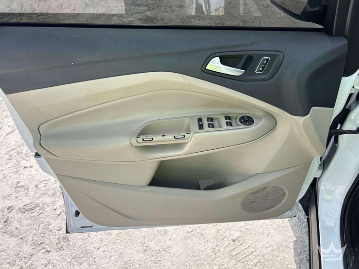 2016-ford-escape-image-11