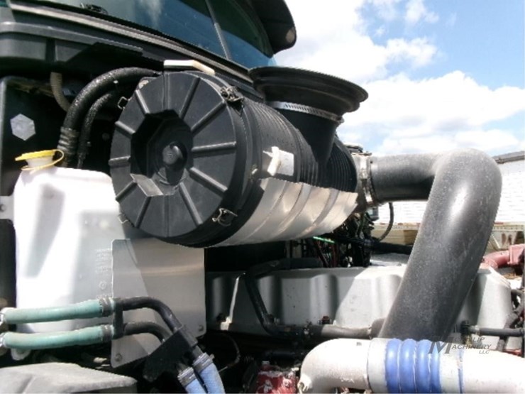 2017-mack-pinnacle-cxu613-image-36