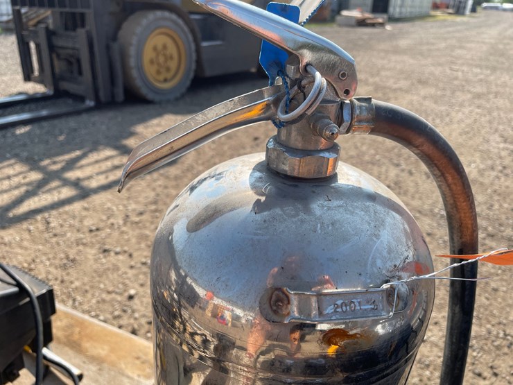 #4513-•-general-metal-fire-extinguisher-image-2