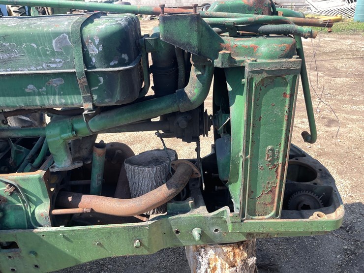 john-deere-70-image-13
