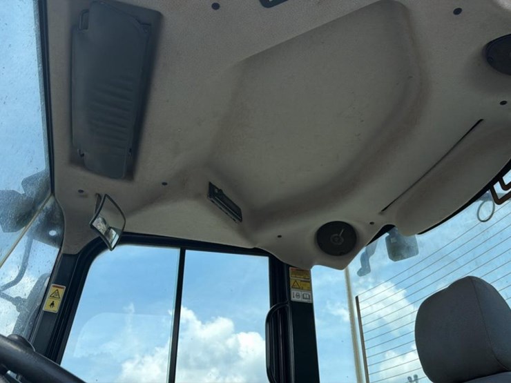 2015-caterpillar-908h2-image-50