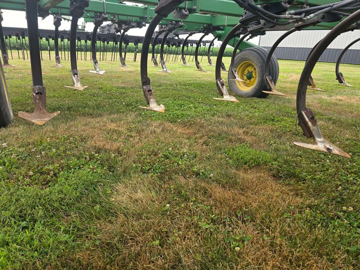 john-deere-2210-image-14