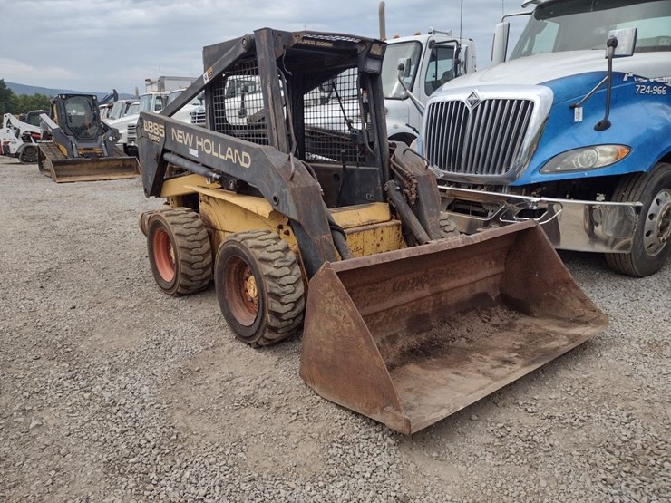 new-holland-lx885-image-28