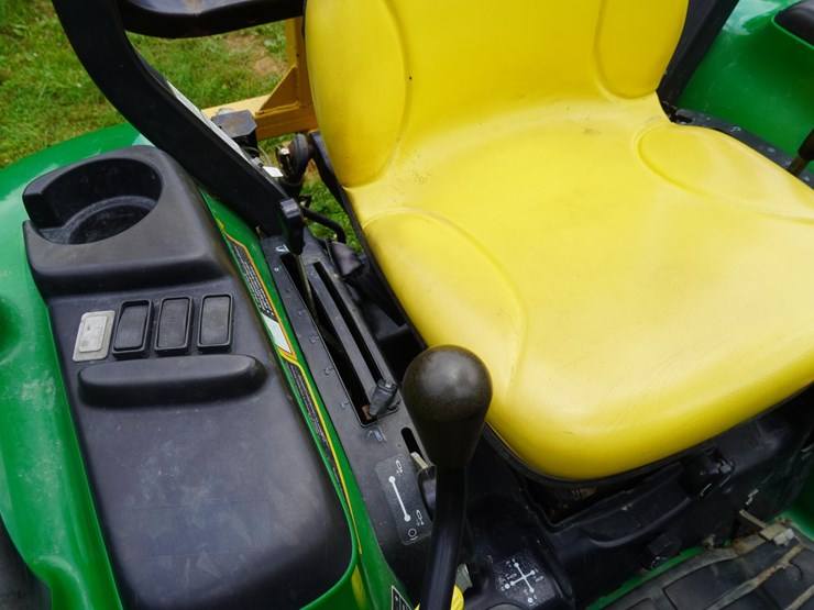 2007-john-deere-3320-image-24