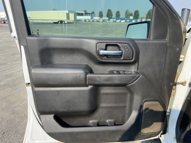 2020-chevrolet-silverado-2500-image-21
