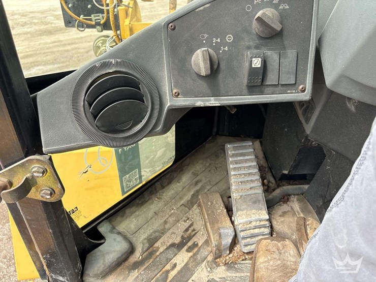 caterpillar-938g-image-23